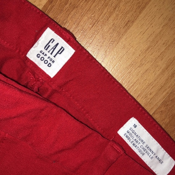 GAP - Picture 3 of 3